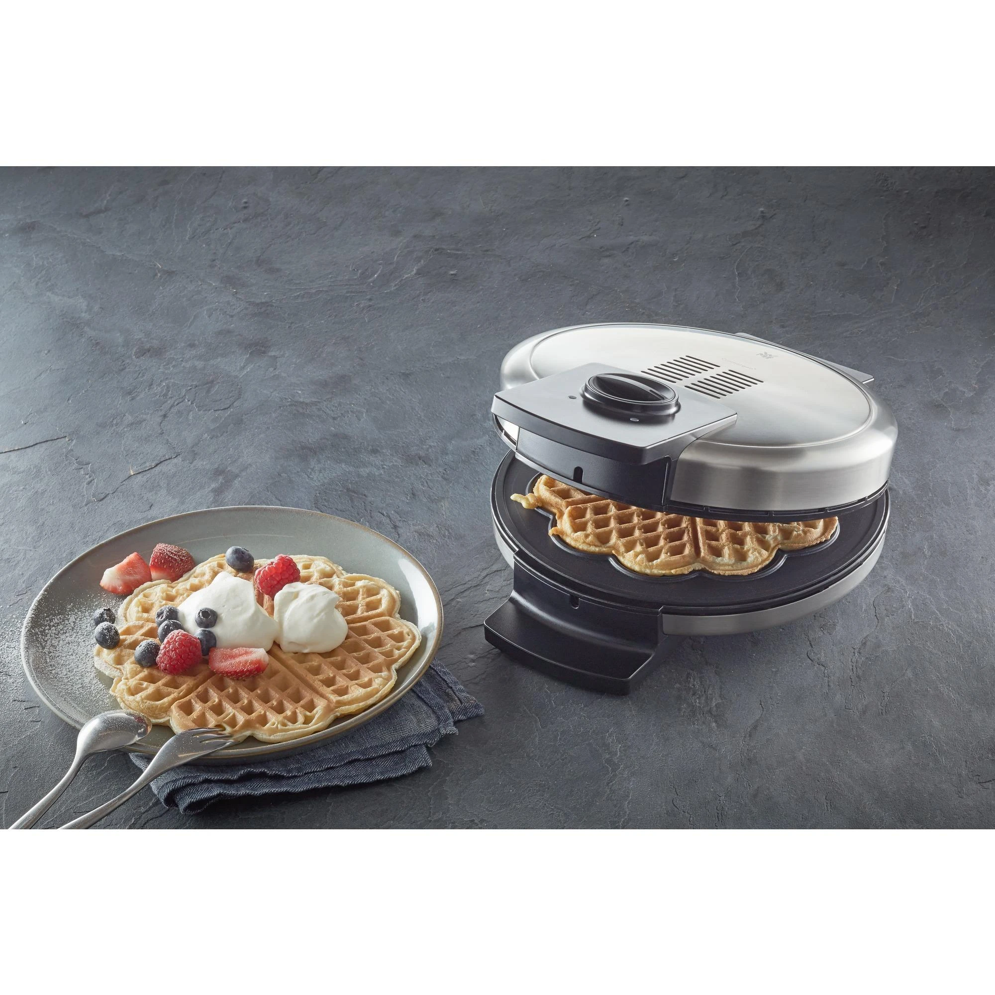 WMF LONO vaflinė 415210011 (Juoda/Nerūdijančio plieno) 900 W