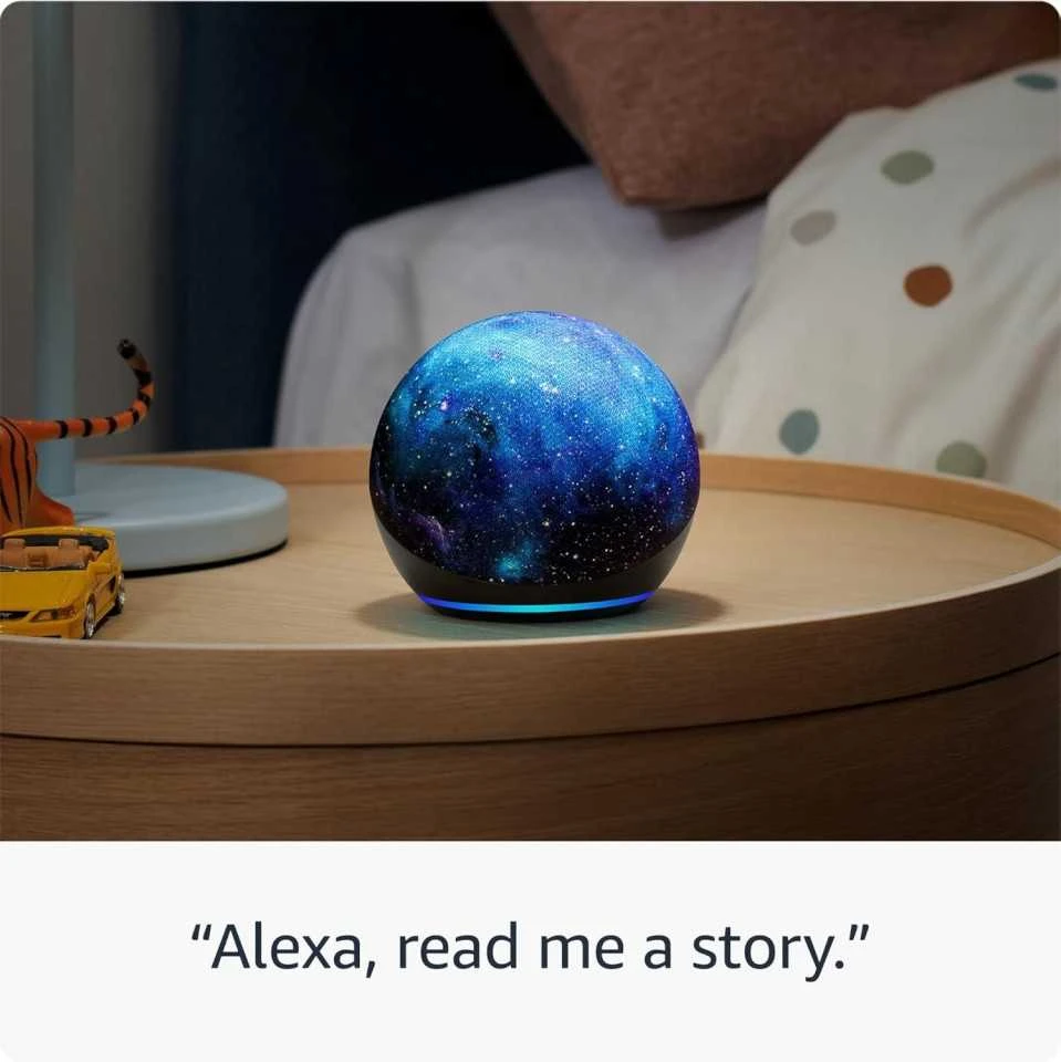 Echo Dot 5 Kids Stardust su kosmoso iliustracija