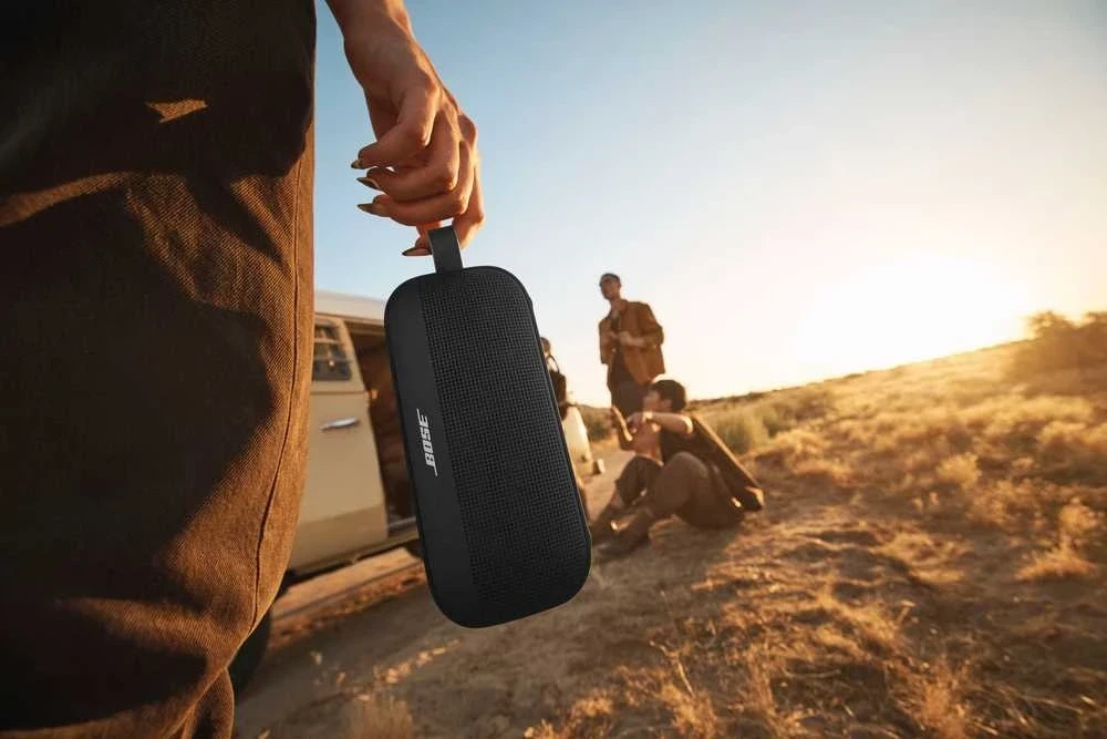 Nešiojama Bluetooth kolonėlė Bose SoundLink Flex II, Juoda