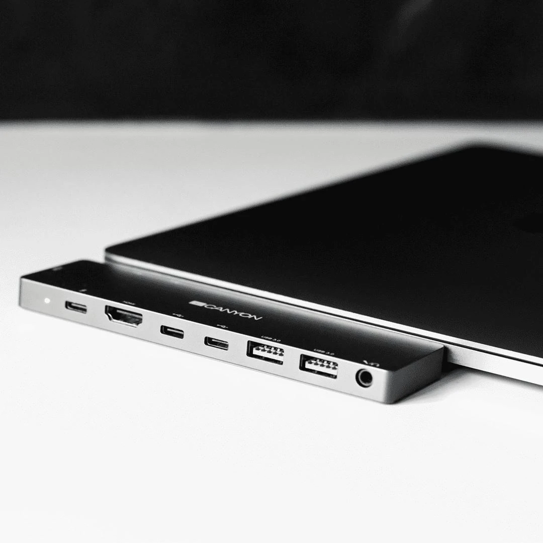 Canyon Power Delivery docking station 8-in-1 DS-8
