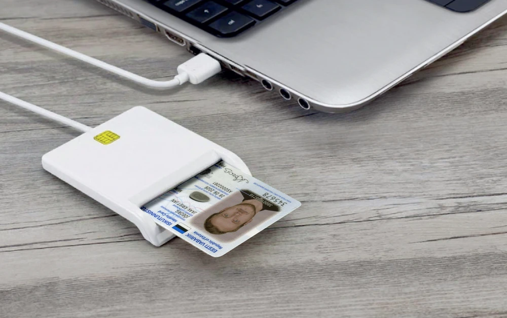 Kilimėlis Išmaniųjų kortelių skaitytuvas - D-Fruit DF175 USB-C Asmens Tapatybės Kortelių Skaitytuvas, Baltas