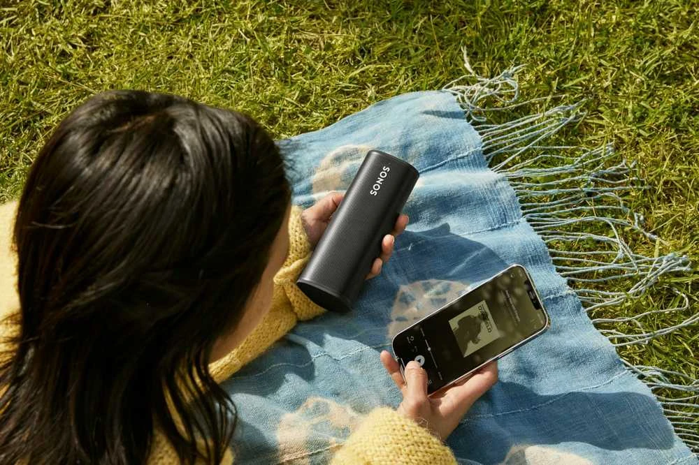 Nešiojama kolonėlė Sonos Roam, Multiroom, Bluetooth, WiFi, Atspari vandeniui, Juodos spalvos