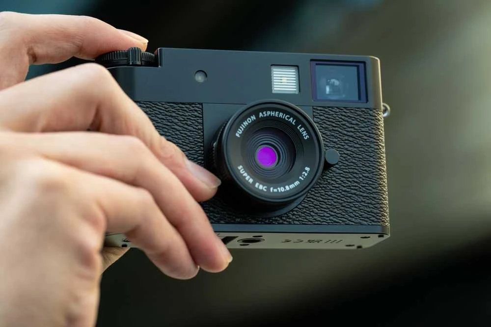 Fujifilm X half Juodas
