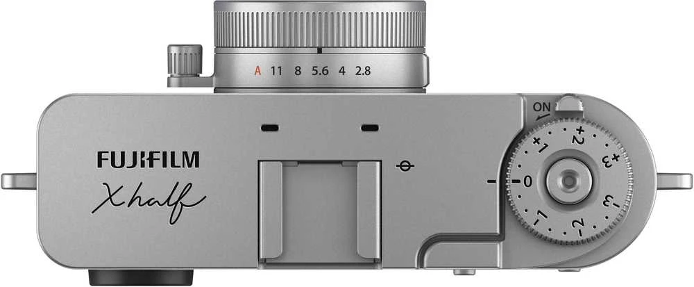 Fujifilm X half Sidabrinis
