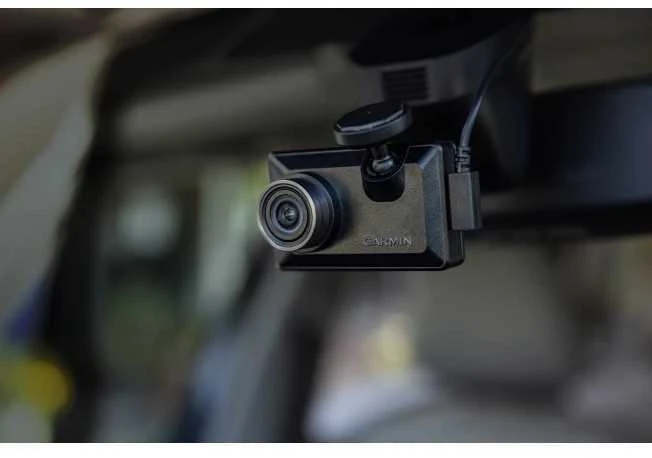 Garmin Dash Cam™ X310  4K vaizdo registratorius su jutikliniu ekranu, 140 laipsnių apžvalgos lauku ir integruotu poliarizatoriumi „Clarity™“