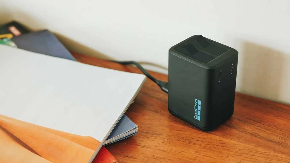 GOPRO DUAL BATTERY CHARGER HERO13 Juodas
