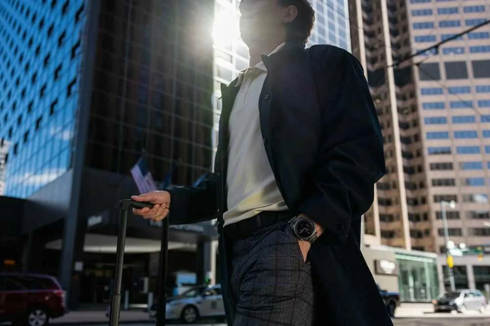Išmanusis laikrodis Amazfit Balance, Tamsiai pilkos spalvos korpusas su juodos spalvos dirželiu
