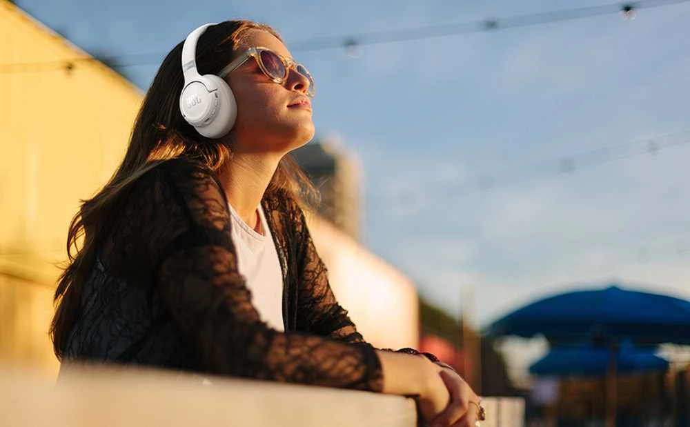 Belaidės ausinės JBL Tune 780NC baltas