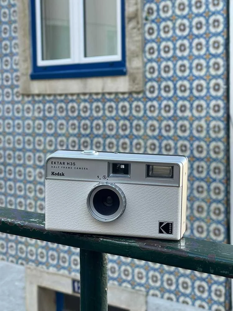 Kodak Half Frame Film Camera EKTAR H35 Baltas