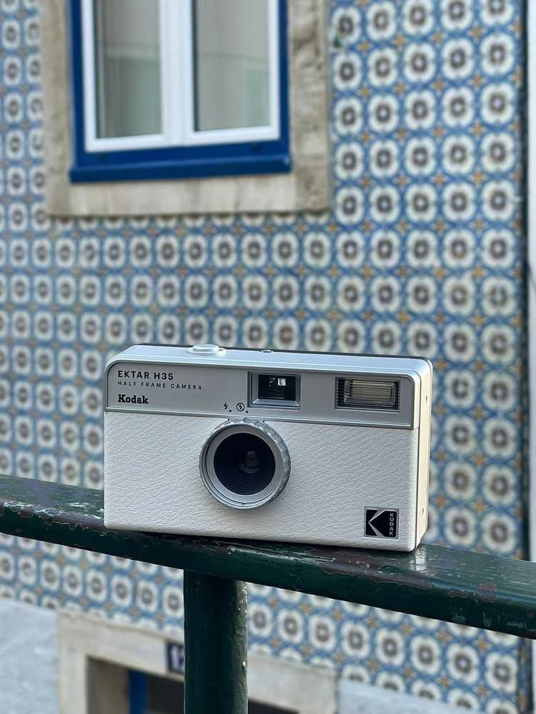 Kodak Half Frame Film Camera EKTAR H35 Baltas