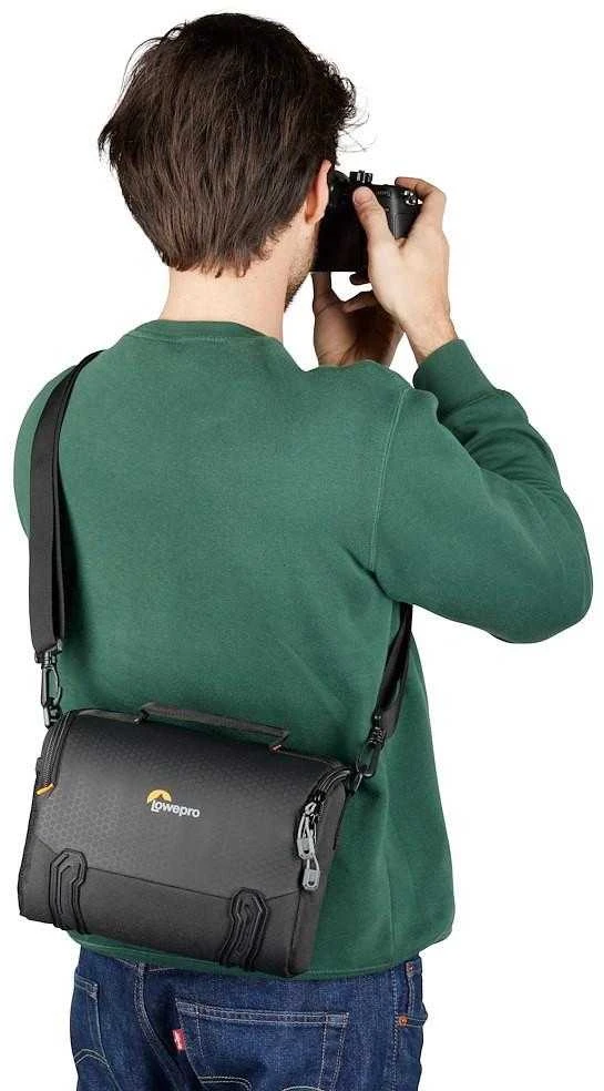 Lowepro fotoaparato krepšys Adventura SH 140 III, juodas