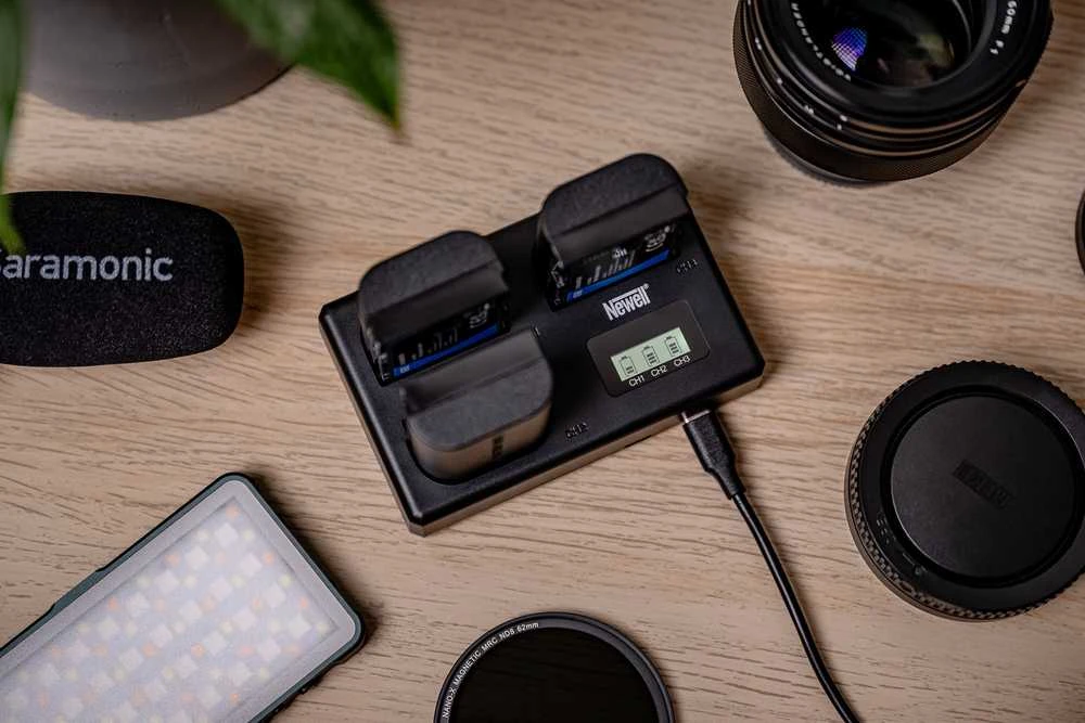 „Newell“ akumuliatorių įkroviklis TT-USB-C 3x „Canon LP-E6“