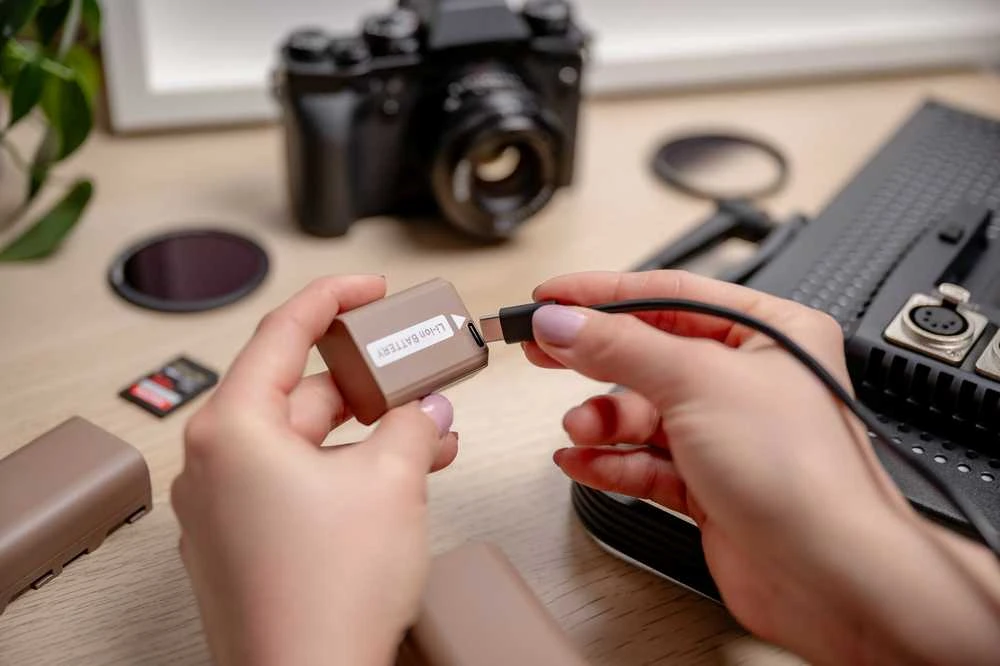 Newell keičiama baterija NP-F770 USB-C, skirta Sony