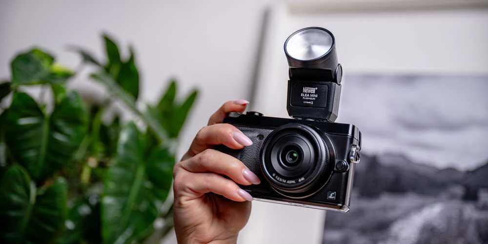 Fotoaparato blykstė - Newell Elea Mini Flash Gun (Newell, 300 mAh, 480 blykstės, 5600 K)