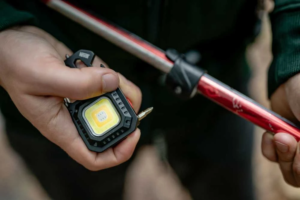 LED Šviestuvas Newell Lunar Multitool + trikojis