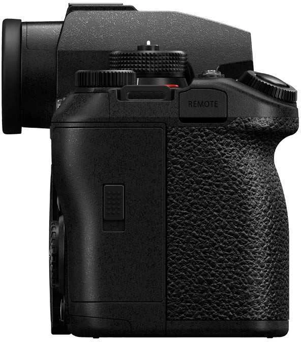 „Panasonic“ „Lumix S1 II E“ (S1 IIE) + „LUMIX S 24–105 mm F4“ (S-R24105) (DC-S1M2E)