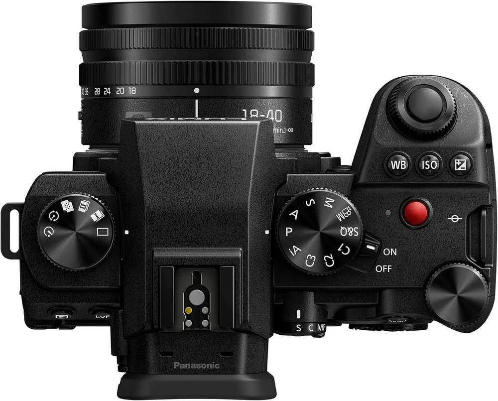 Panasonic Lumix DC-S5 II + 18-40mm