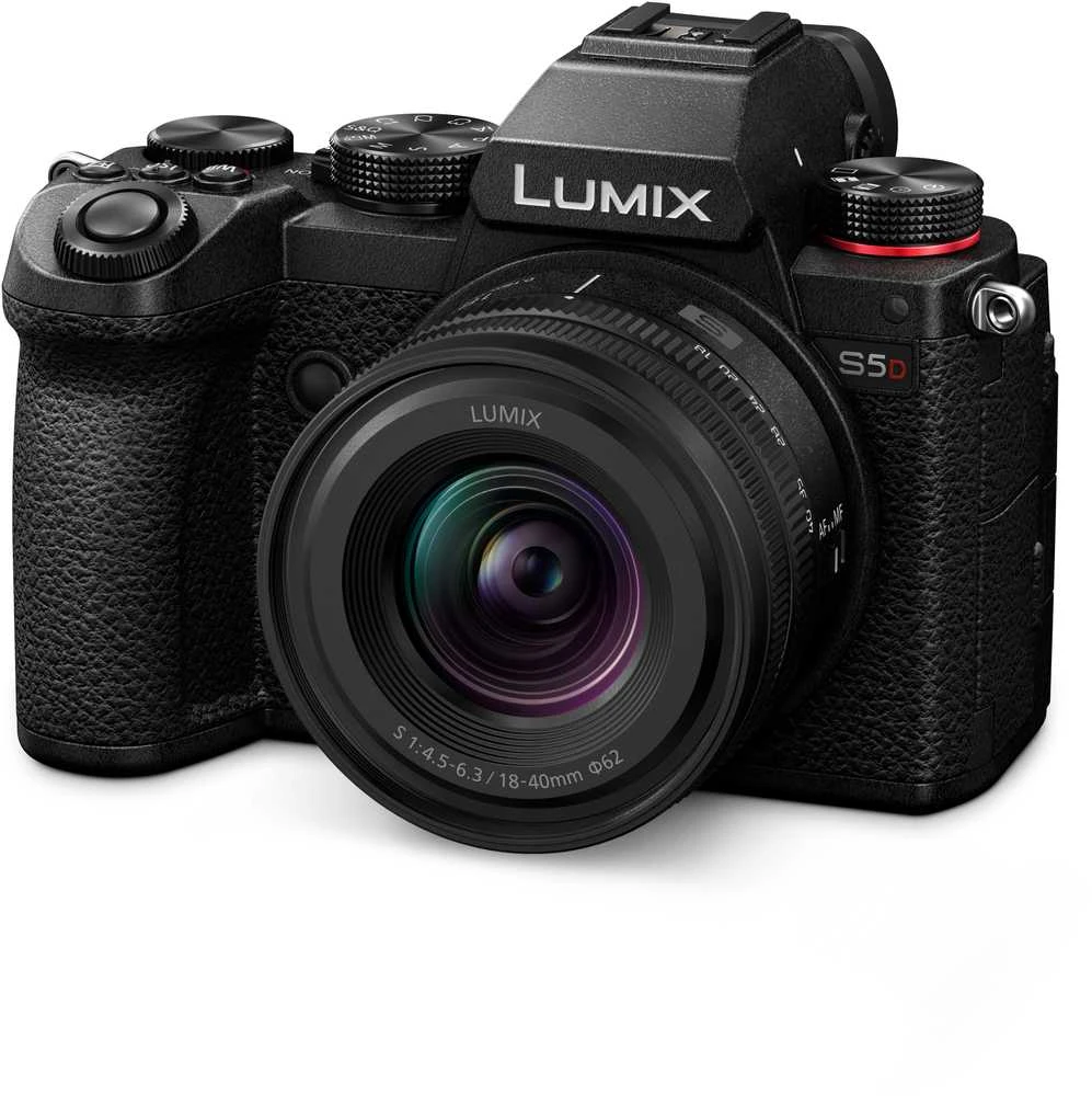 Panasonic Lumix S5D + 18-40mm