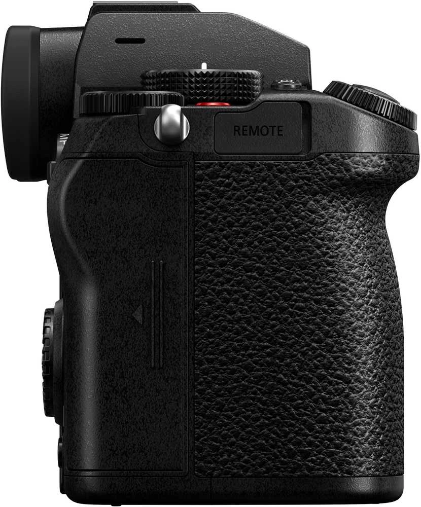 Panasonic Lumix S5D + 18-40mm