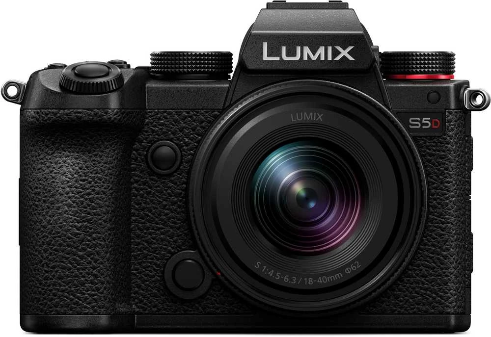 Panasonic Lumix S5D + 18-40mm