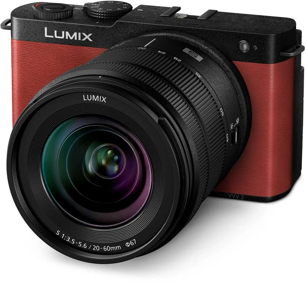 Panasonic Lumix DC-S9K + LUMIX S 20-60mm / F3.5-5.6 (Crimson Raudona)