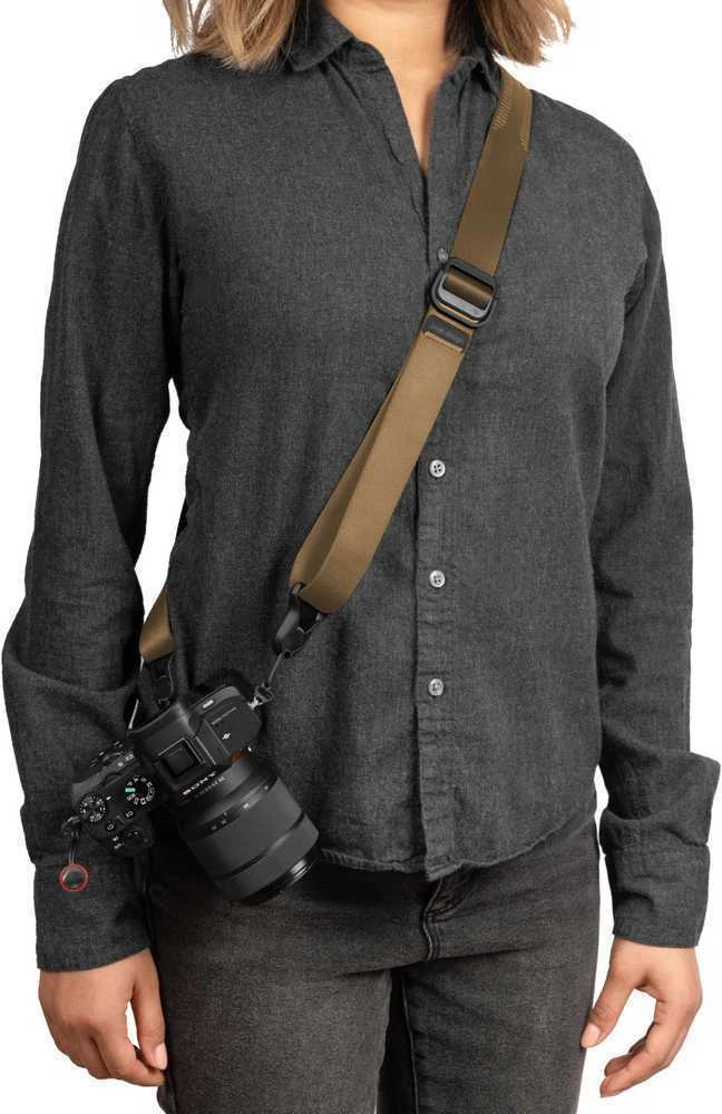 Peak Design SLIDE LITE COYOTE v3 kaklo arba peties dirželis lengviems fotoaparatams