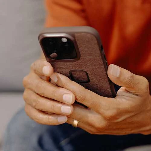 Peak Design dėklas Apple iPhone 15 Mobile Everyday Fabric Case, raudonmedis