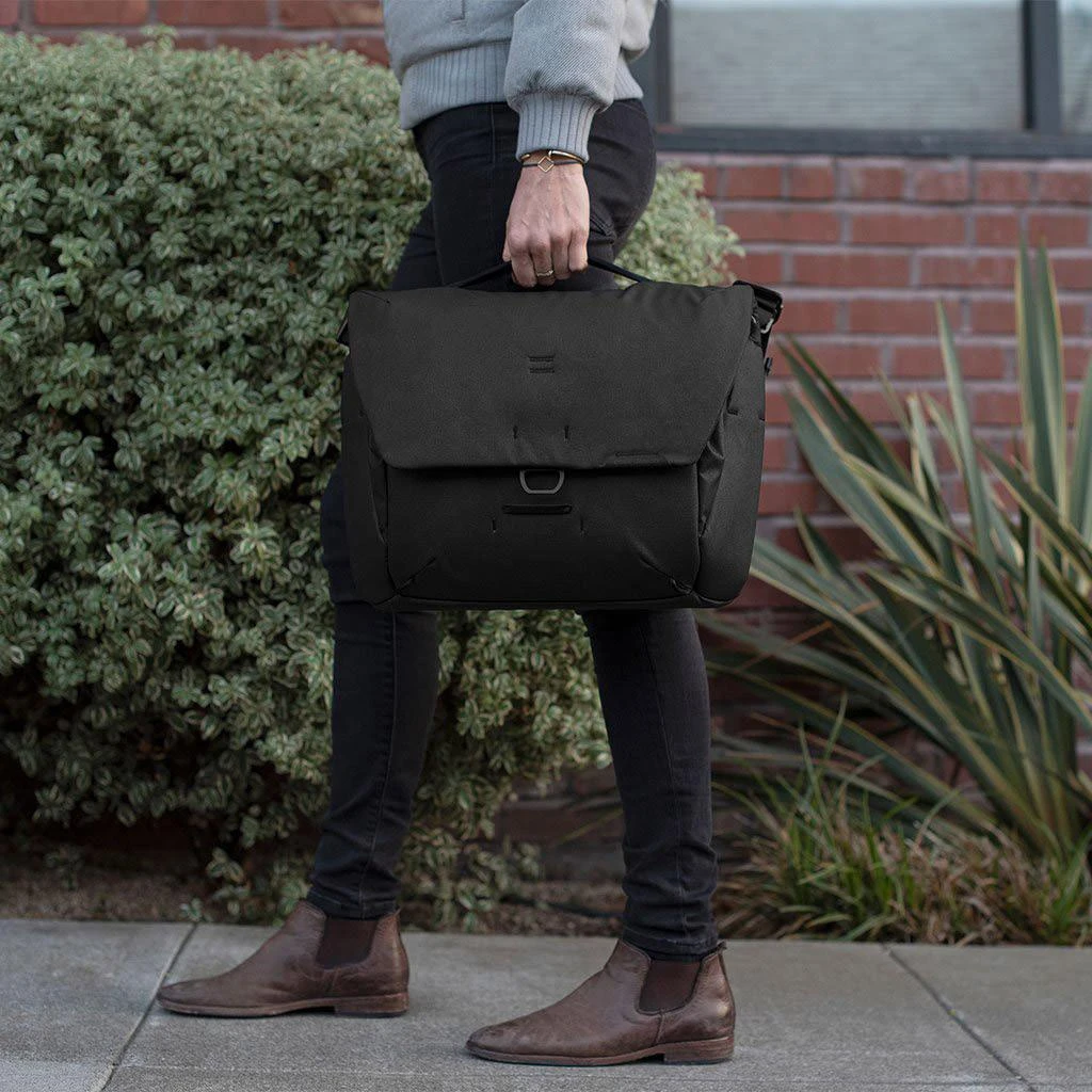 Peak Design rankinė per petį Everyday Messenger V2 13L, juoda