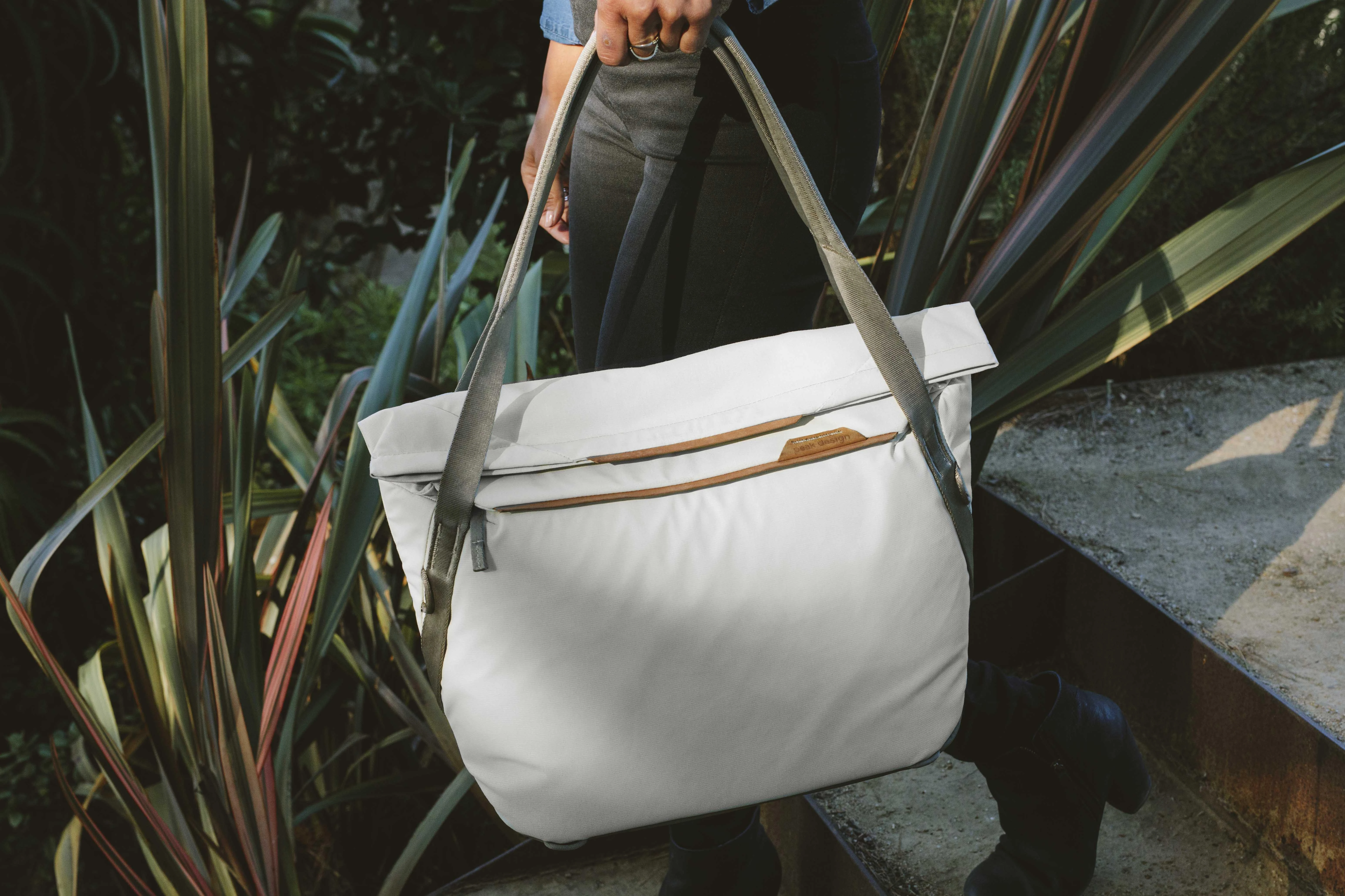 Peak Design krepšys per petį Everyday Tote V2 15L, kaulinis
