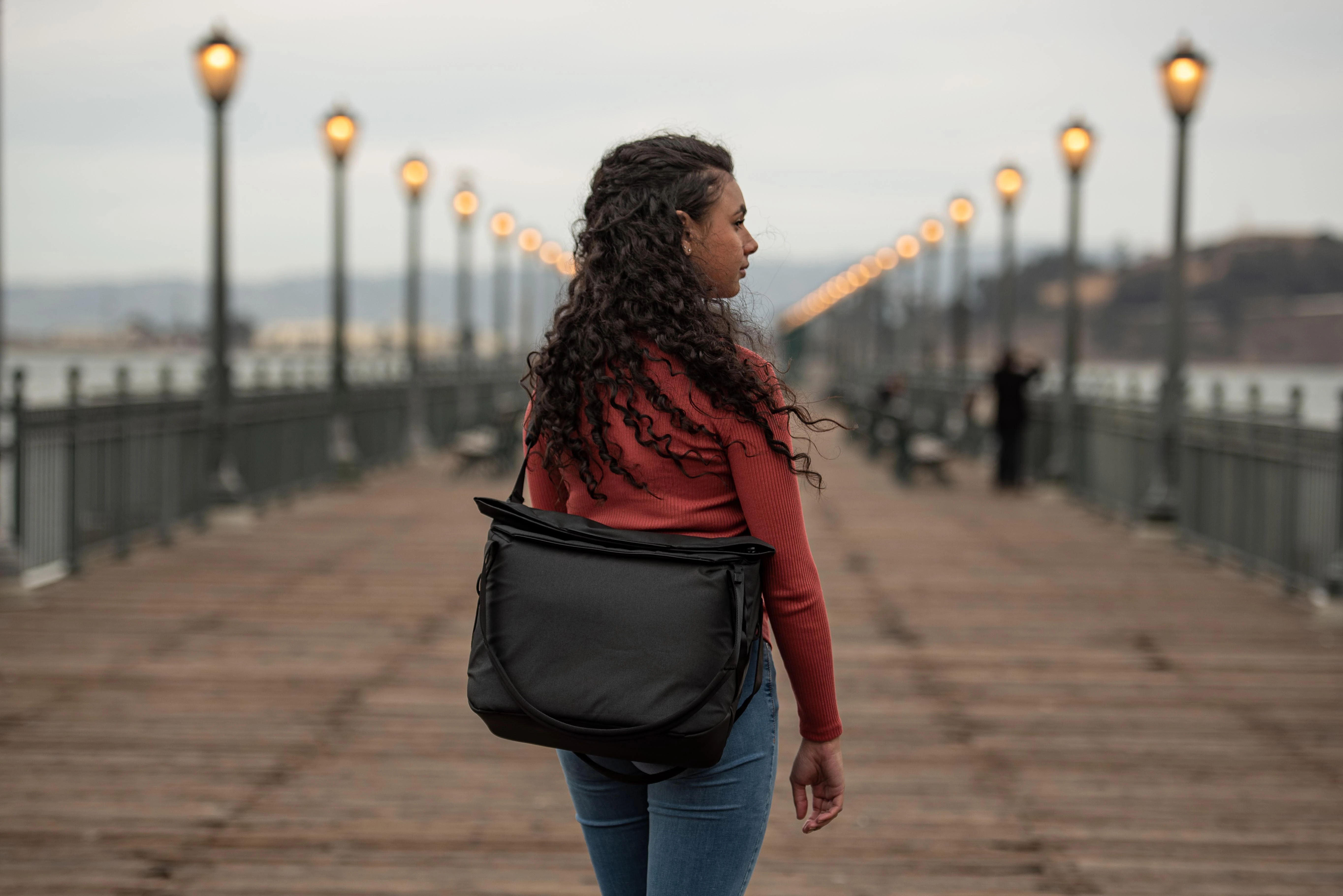 Peak Design rankinė per petį Everyday Tote V2 15L, juoda