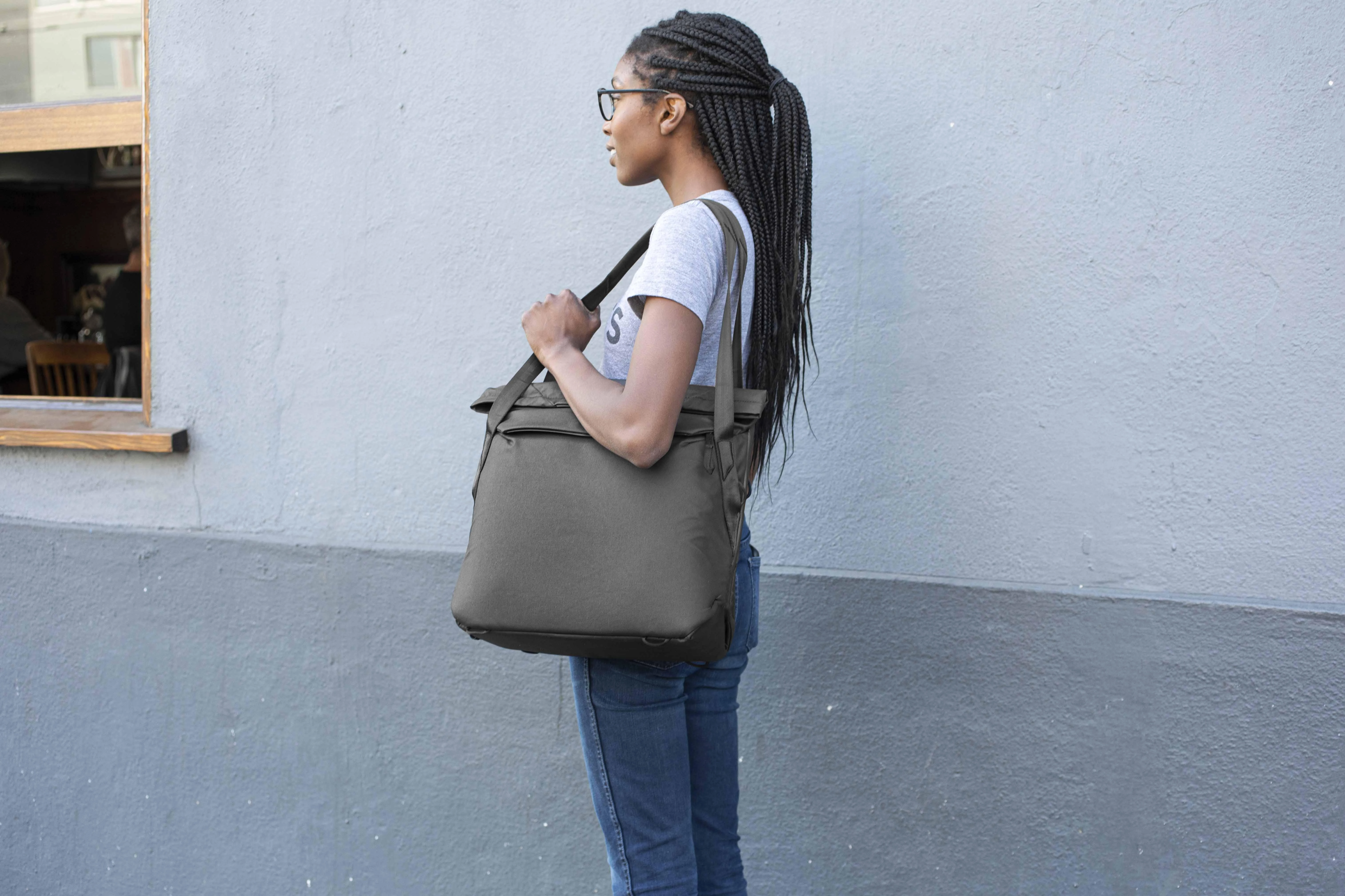 Peak Design rankinė per petį Everyday Tote V2 15L, juoda