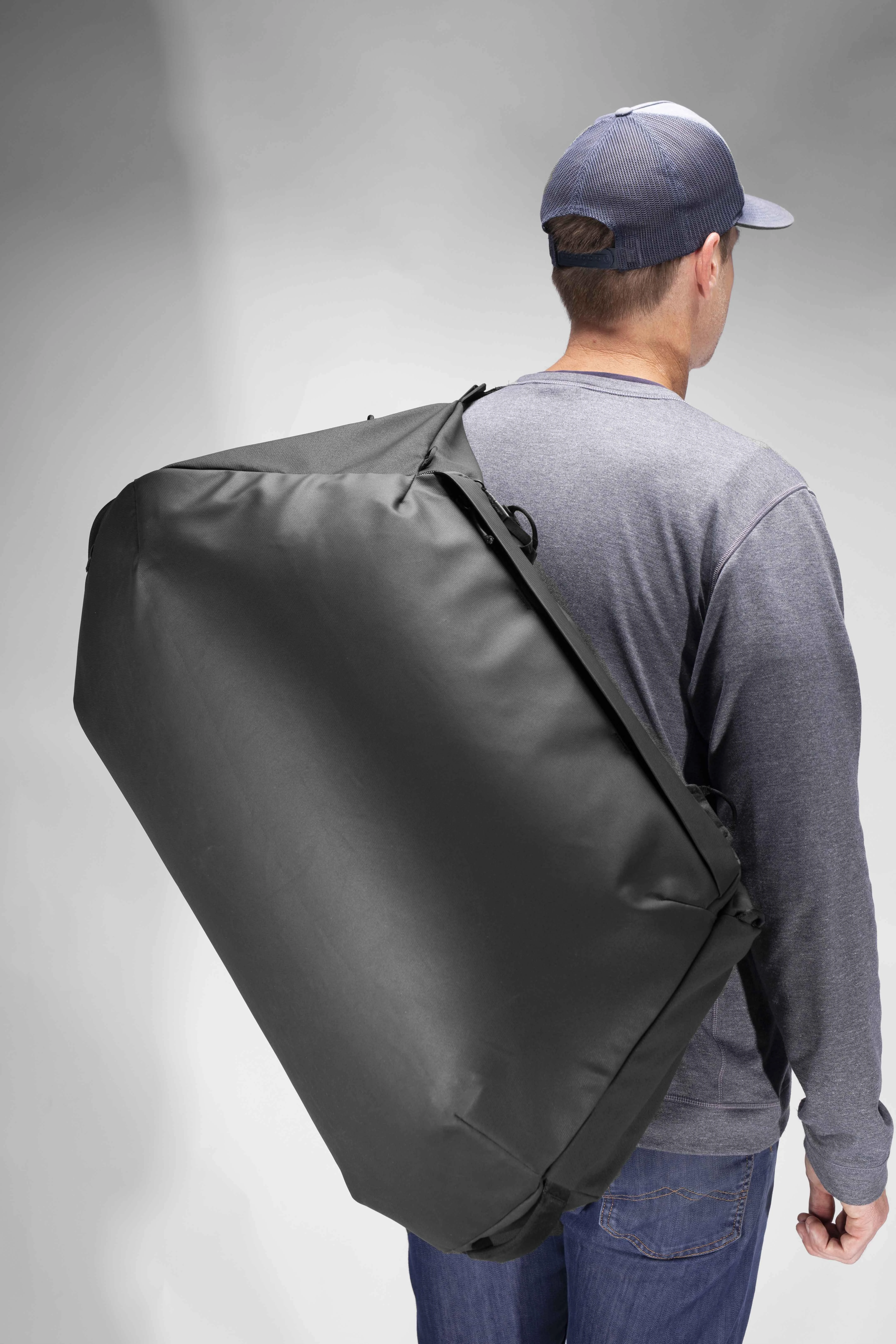 Peak Design Travel Duffel 65L, juoda