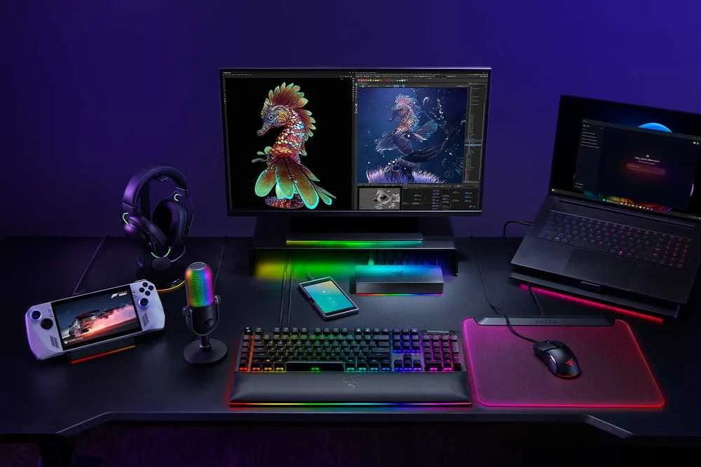 „Razer“ darbalaukio RGB dokas keliems įrenginiams ir ekranams | „Thunderbolt 5“ dokas