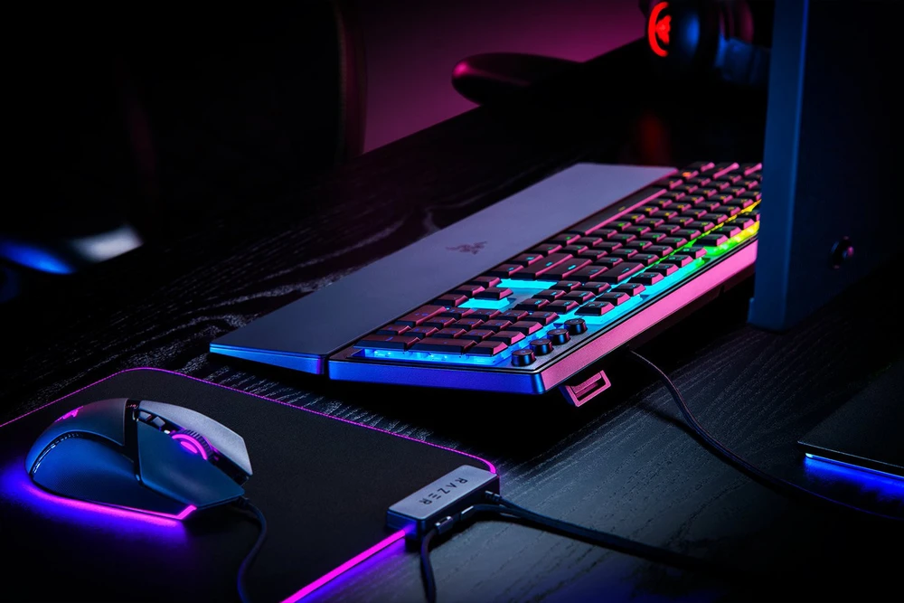 Razer | Ornata V3 | Klaviatūra žaidimams | su laidu | RGB LED pašvietimas | US | Mecha-Membrane | Juodas