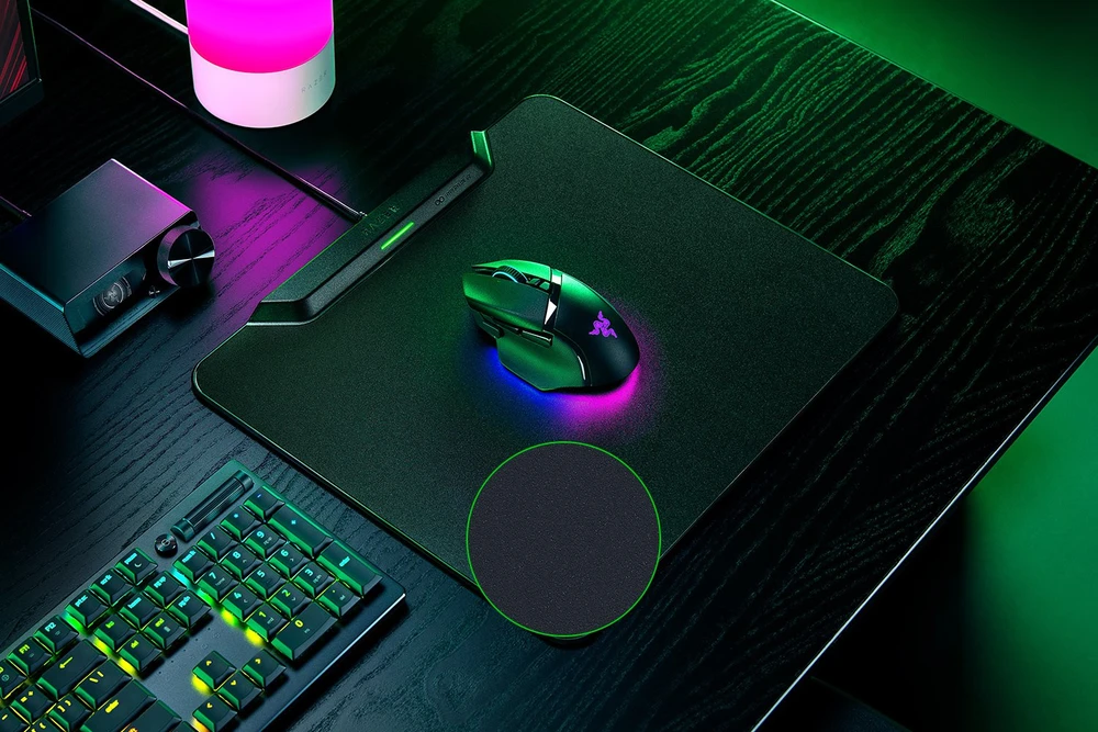 Razer | Wireless Charging Pelės kilimėlis žaidimams and Puck, Hard Edition | HyperFlux V2 Wireless Charging System | Pelės kilimėlis žaidimams | 360 x 311 mm | Juodas