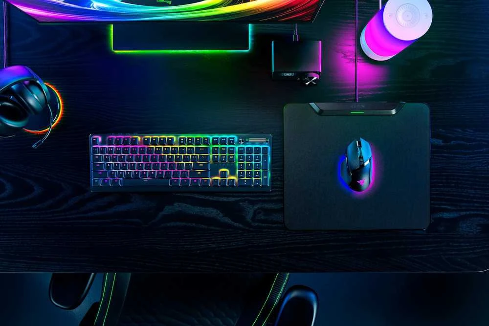 Razer | Wireless Charging Pelės kilimėlis žaidimams and Puck, Hard Edition | HyperFlux V2 Wireless Charging System | Pelės kilimėlis žaidimams | 360 x 311 mm | Juodas