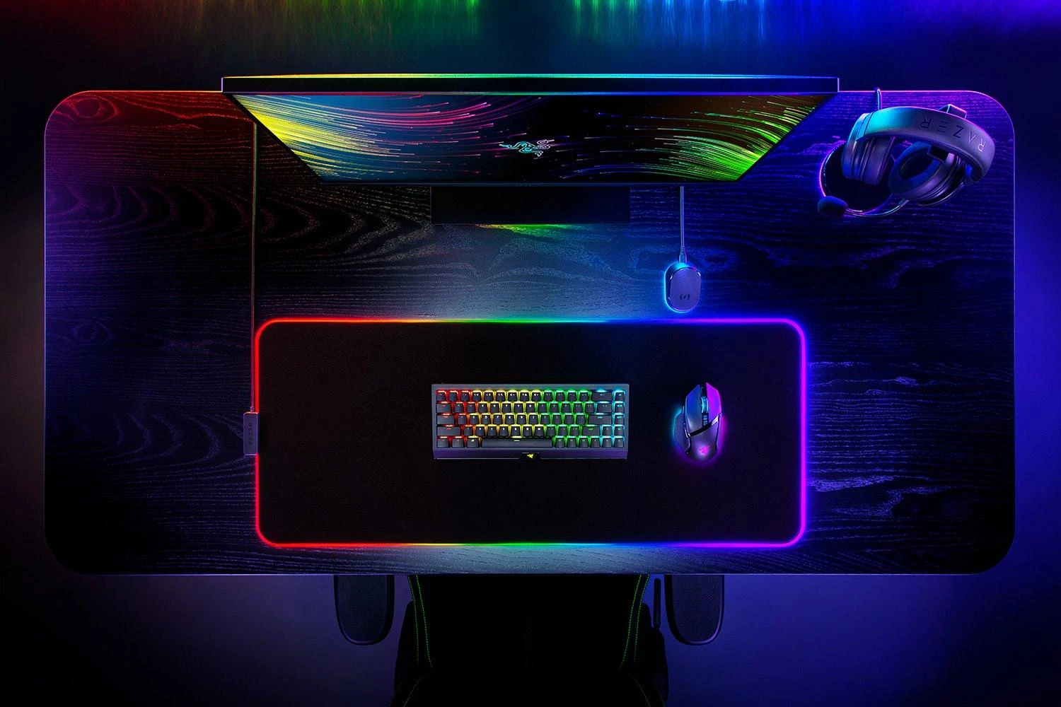 Razer | Strider Chroma Pelės kilimėlis | Pelės kilimėlis | 900 x 370 x 4 mm | Juodas