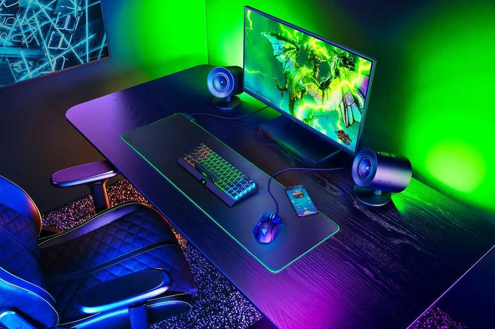 Kompiuterio kolonėlės Razer | Žaidimų garsiakalbiai su laidiniu žemųjų dažnių garsiakalbiu | Nommo V2 - 2.1 | Bluetooth | Juodas