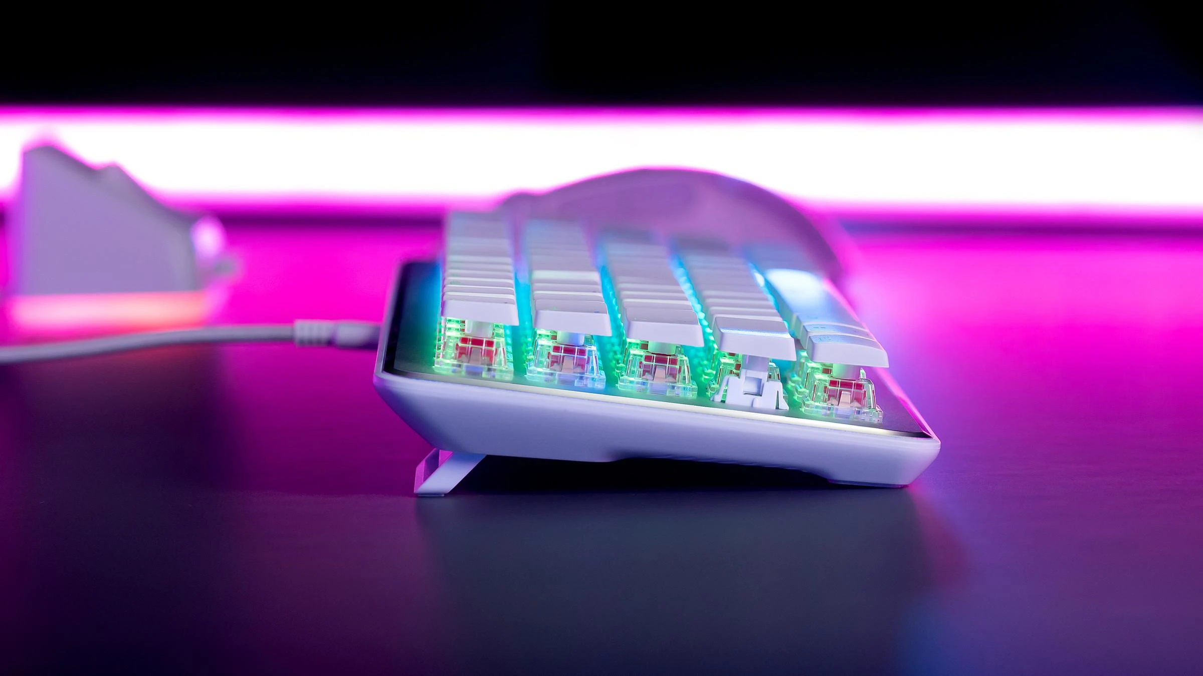 ROCCAT Vulcan II Mini RGB balta mechaninė klaviatūra (US, Raudona switch)