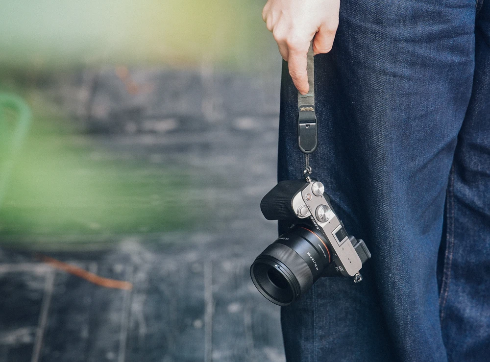 „Sony FE Samyang Samyang AF 35mm f/1.8 P“ objektyvas (viso kadro ir APS-C)