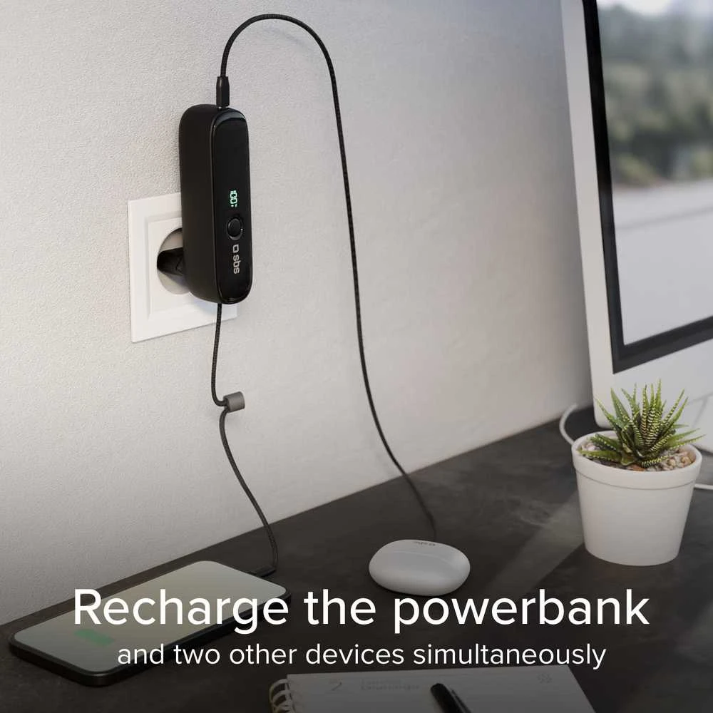 SBS Hybrid PD 20W 5000mAh išorinė baterija su įmontuotu laidu ir sulankstomu kištuku - Juodas