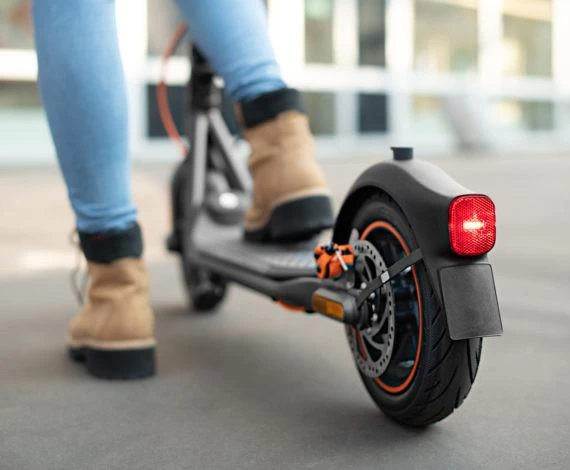 Segway Ninebot eKickscooter F40E, Juodas