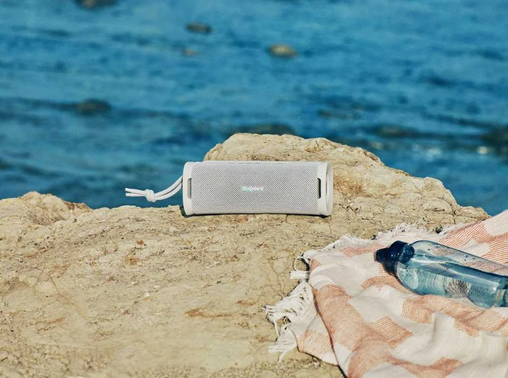 Nešiojama kolonėlė Sony ULT Field 1, Baltos spalvos