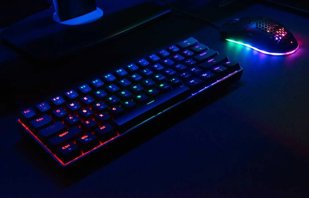 Speedlink ATMOS RGB Rainbow mechaninė žaidimų klaviatūra su rudais jungikliais, juoda, JAV išdėstymas