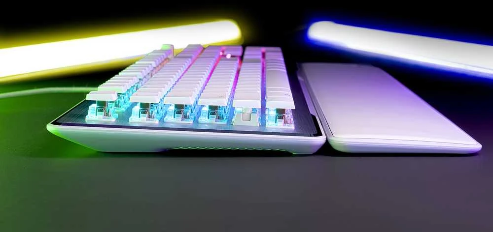 Klaviatūra žaidimams Turtle Beach Vulcan II Roccat Titan II Raudona su laidu mechaninė su pašvietimu balta