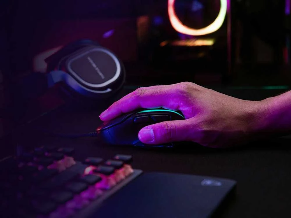Turtle Beach Kone II Laidinė ergonominė RGB žaidimų pelė | Juoda