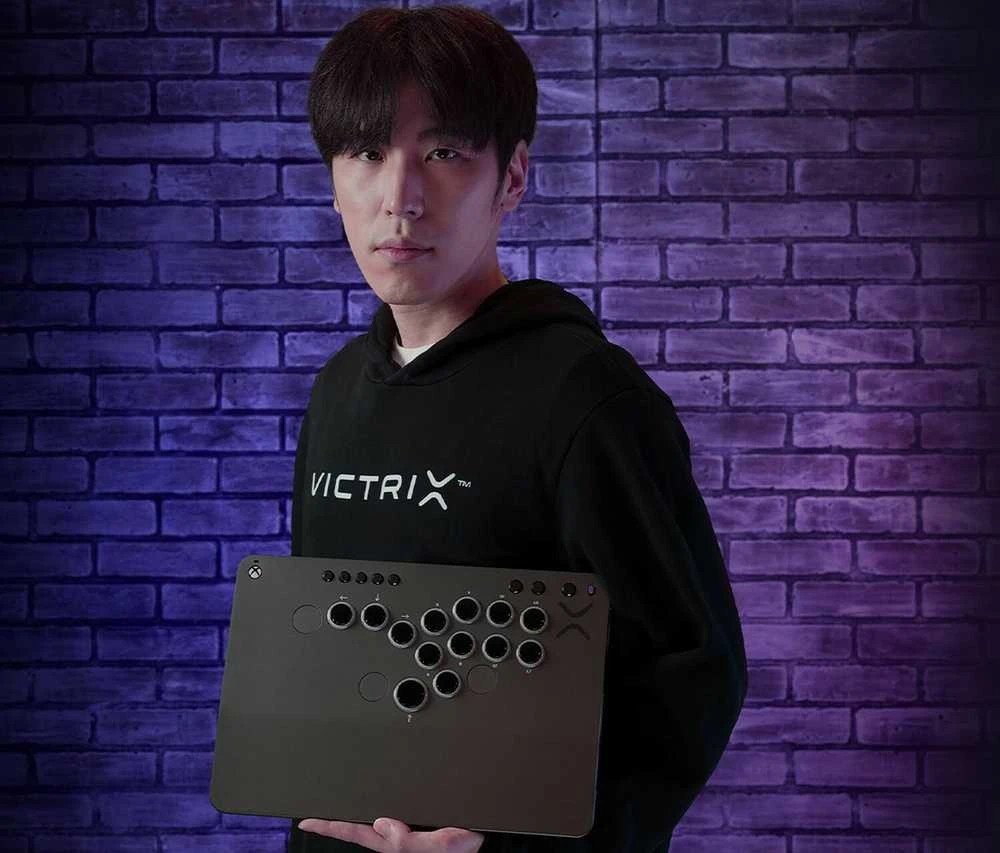 „Turtle Beach Victrix Pro KO“ besvirtė kovos lazda „XBOX“