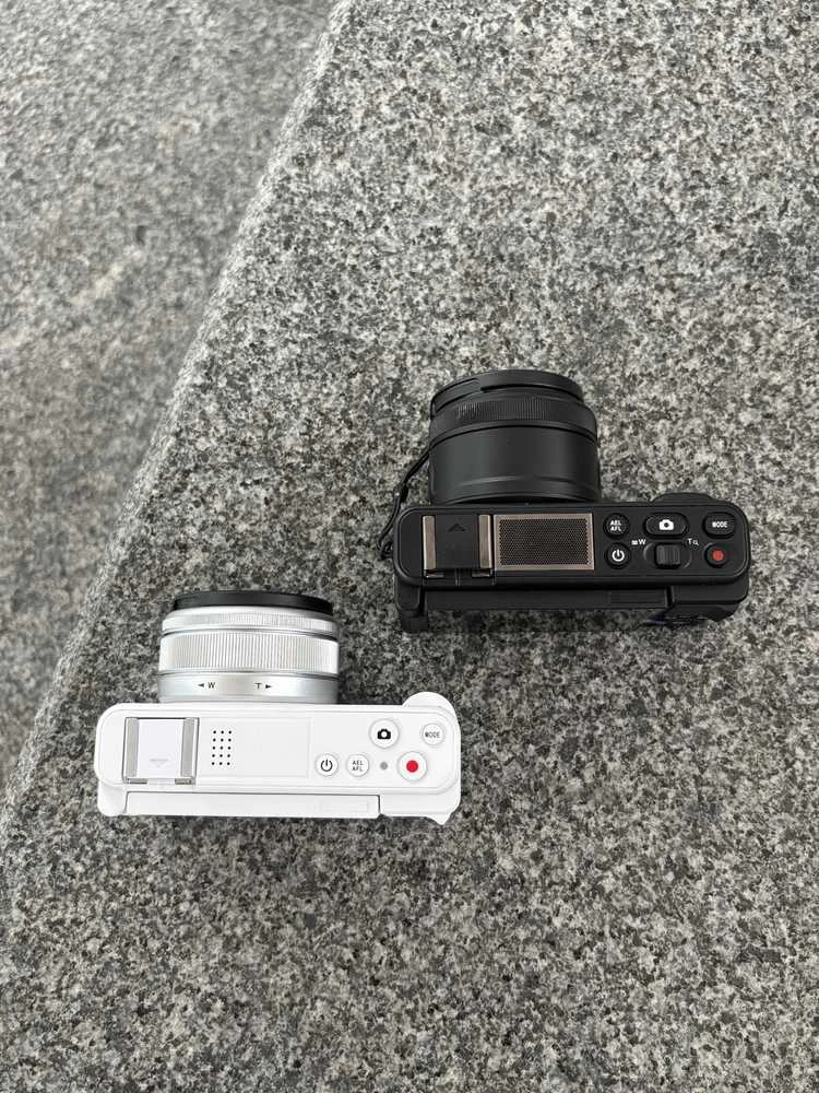 YASHICA City 200 Baltas