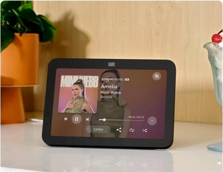 Amazon „Echo Show 8“ (3 kartos) išmanusis ekranas / juodas