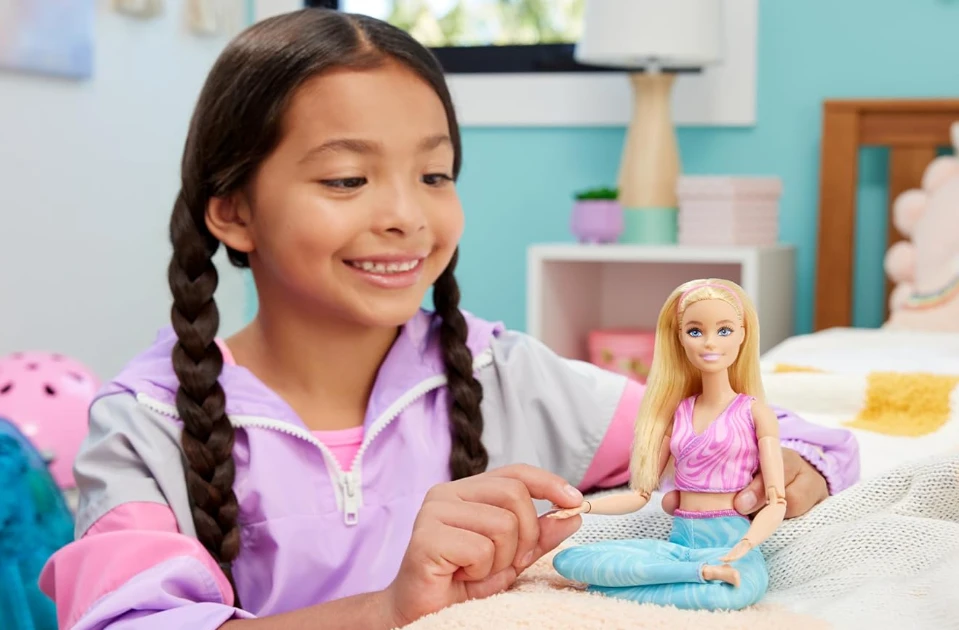 Mattel Made to Move Barbie Doll Skirtas šviesiems plaukams Hair (HRH27) | Mattel